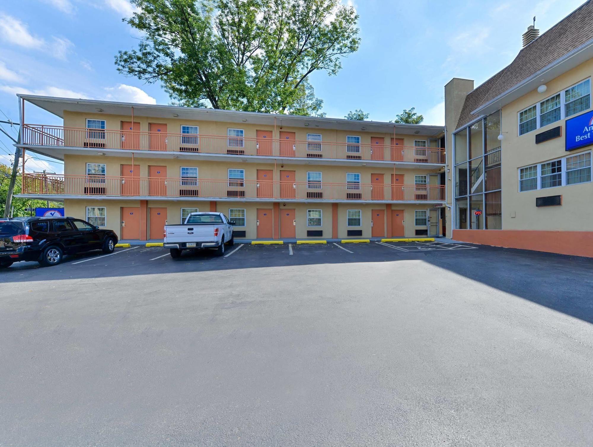 Hotel Americas Value Philadelphia Media